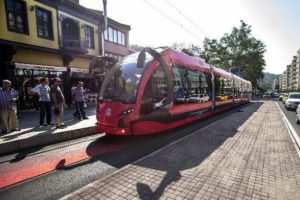 Bursa'da tramvay hatlarına miting düzenlemesi