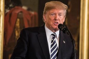 Trump'tan ''gümrük vergisine tepki'' uyarısı