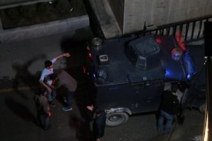 Gençler arasındaki kavgaya müdahale eden polis yaralandı!