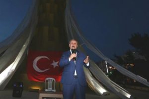 Destici: Biz milletimizle beraberiz