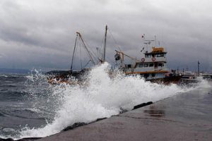 Marmara Denizi'nde ulaşıma lodos engeli
