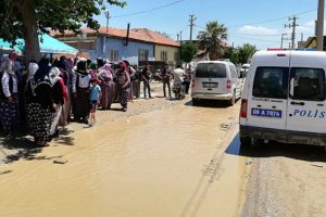 Hafriyat kamyonu anne ve oğlunu ezdi
