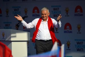 ''Terörle el altından işbirliği yapıyorlar''