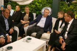 Erdoğan'dan Demirören ailesine taziye ziyareti