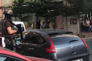 100 polis ara sokaklara böyle girdi!