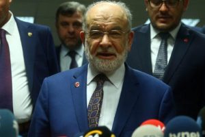 Demirören ailesine Karamollaoğlu'ndan taziye ziyareti