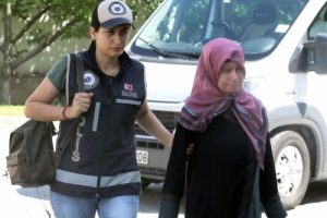 FETÖ şüphelisi kadına ev hapsi