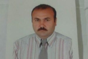 Seçmen kağıdını vermediğini iddia ettiği muhtarı vurdu