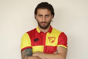 Alpaslan Öztürk Göztepe ile imzaladı