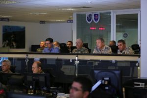 Hulusi Akar yürütülen harekatı takip etti
