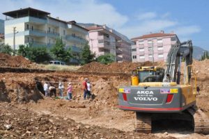 Temel kazısından Bizans mezarı çıktı