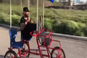 Ehliyetine el konulan fenomen bisiklete binmeye başladı