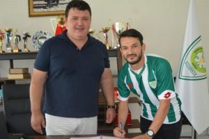 Manisa Büyükşehir Belediyespor'dan orta sahaya takviye