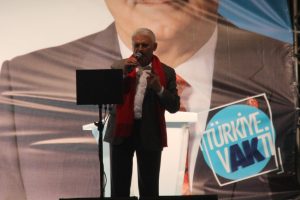 Yıldırım: Biri terör destekçisini ziyarete gitti