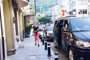 Araçtaki Dışişleri Bakanlığı kartı şaşırttı
