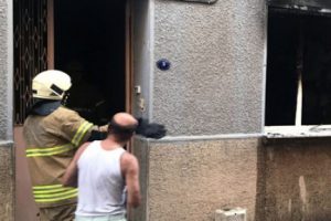 Şarjda bırakılan batarya yangına neden oldu