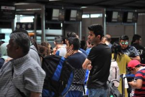 Havalimanı'nda bayram hareketliliği