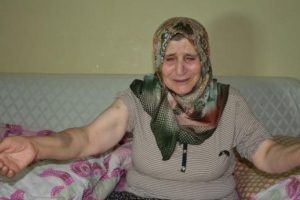 Eşi uzaklaştırıldı, bu kez de oğlu ve gelini dövdü