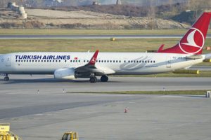 THY uçağı kalkışta kuyruk sürttü