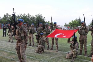 Jandarmanın gösterisi büyük alkış aldı