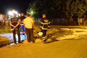 Çöpte patlama mahalleliyi sokağa döktü