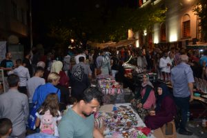 Bursa'da bayram alışverişi çılgınlığı!