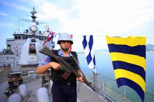 Bayrama Karadeniz'de nöbet tutarak giriyorlar