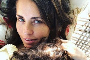 Aslı Tandoğan'dan makyajsız paylaşım
