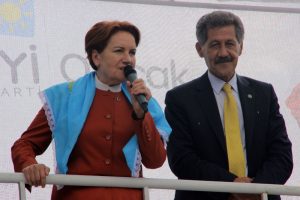 Meral Akşener mitingi yarıda kesti