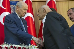 Bahçeli, MHP'lilerle bayramlaştı