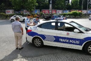 Feci kaza otomobil takla attı!
