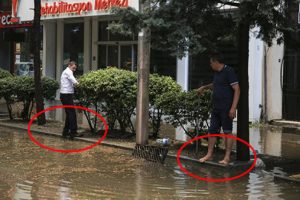 Sağanak yağış Ankara'yı göle çevirdi