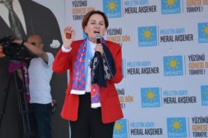 Akşener'den genç işsizlere 500 lira vaadi