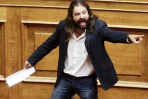 Darbeci vekil 180 km hız yaparak polisten kaçtı!