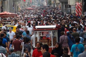 İstiklal Caddesi'ne bayram akını