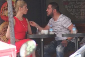 Önce kızdı, sonra sevdi