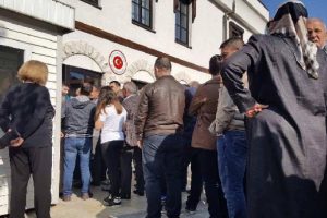 Kosova'daki Türkler oylarını kullandı