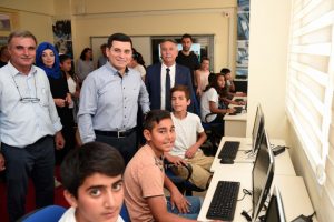 50 okula bilişim sınıfı projesi