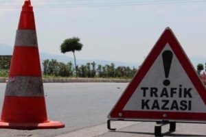 Otomobil su kanalına devrildi! 3 ölü