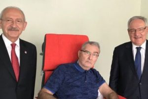 Kılıçdaroğlu'ndan Deniz Baykal'a ziyaret