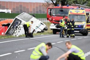 Polonya'da feci kaza: 2 ölü, 27 yaralı