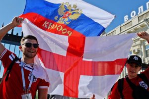 Dünya Kupası için Volgograd'a giden iki İngiliz trenden indirildi