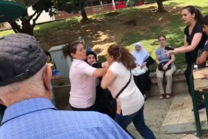 Bursa'da CHP standında şehit annesine saldırı iddiası