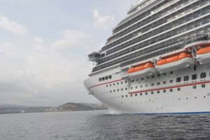 'Silver Whisper' 392 yolcusuyla Marmaris'e geldi