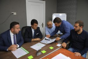 Bursa Osmangazi Belediye Başkanı Dündar, Seçim Koordinasyon Merkezi'ni ziyaret etti