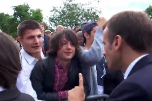Macron'dan liseli gence sert azar!