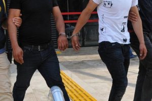 AK Parti'nin seçim bürosuna EYP atan şüpheliler yakalandı