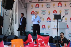 ''Sandığın rengi belli olunca çamura yatmaya başlıyorlar''