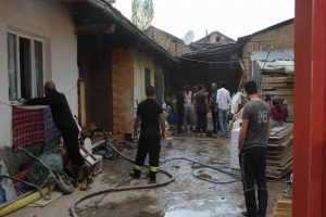 Kardeşine kızıp evi yaktı