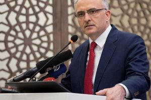 Ağbal: Kimsenin maaşını aşağıya çektik mi?